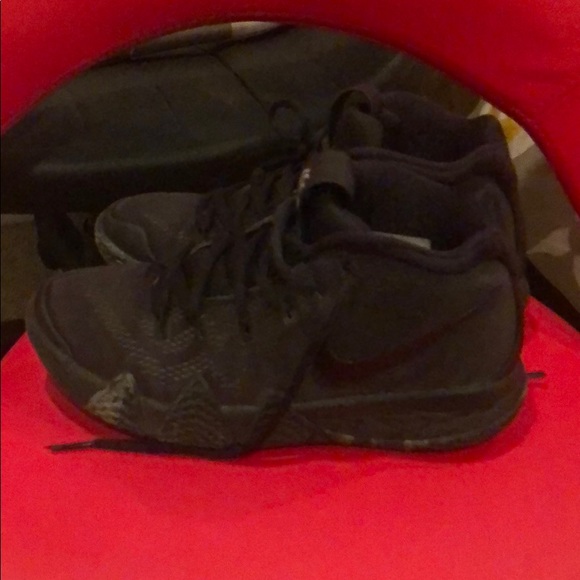 Nike Kyrie Irving Basketball Tennis - Picture 3 of 5